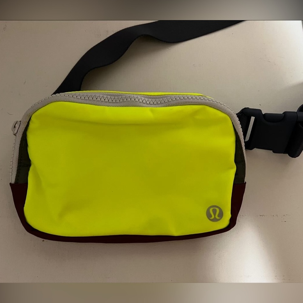 Lululemon belt bag